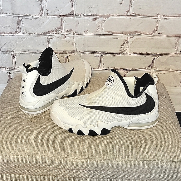nike big swoosh basketball shoes